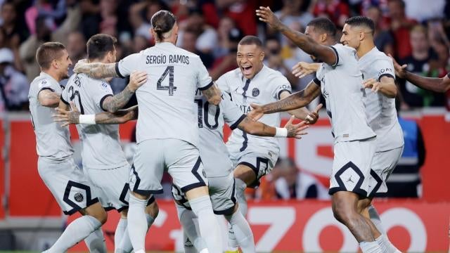 Ligue 1 Psg Flash Invincible Credentials As Kylian Mbappe Lionel Messi And Neymar All Score In Lille Rout Cbssports Com
