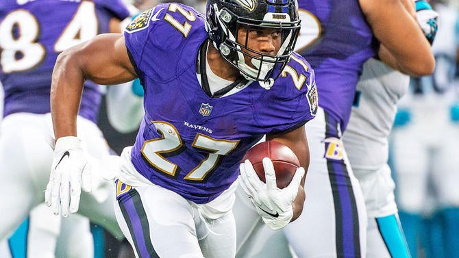 usatsi-19425983-leonard-fournette-bucs-rb-td-2q-2022-munich-1400.jpg