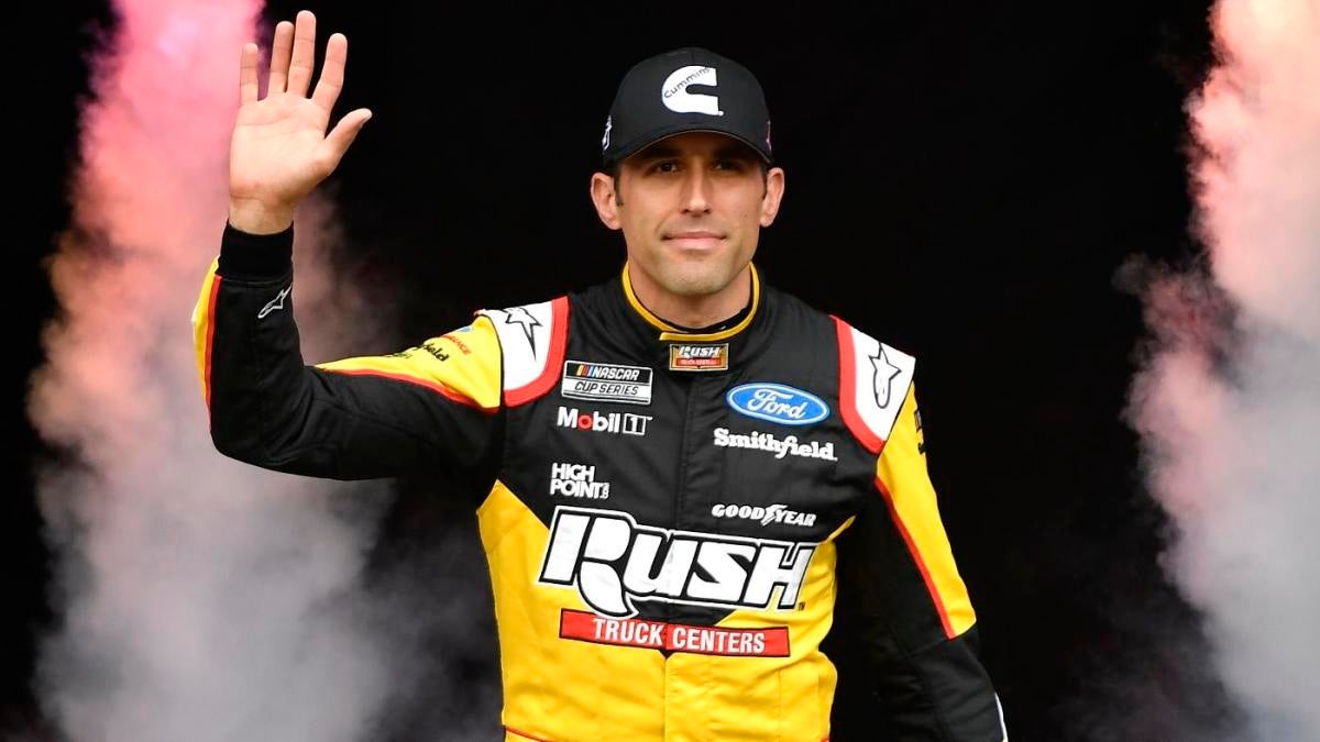 Aric Almirola signs multiyear deal to return to StewartHaas Racing