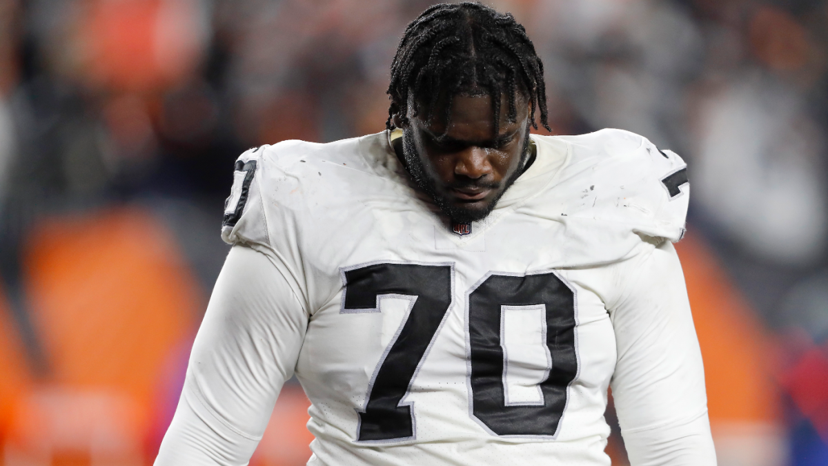 Las Vegas Raiders sign first-round pick Alex Leatherwood - Silver And Black  Pride