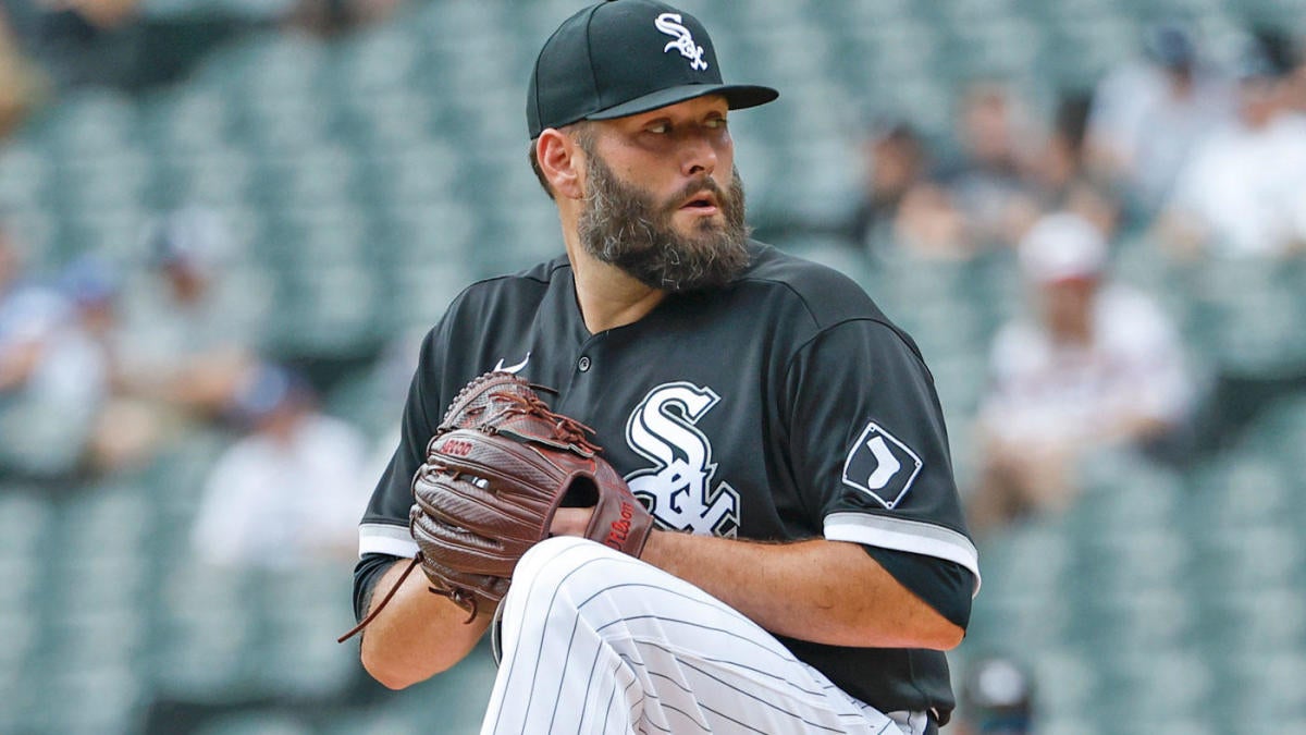 White Sox starting pitcher Lance Lynn delivers against the Royals