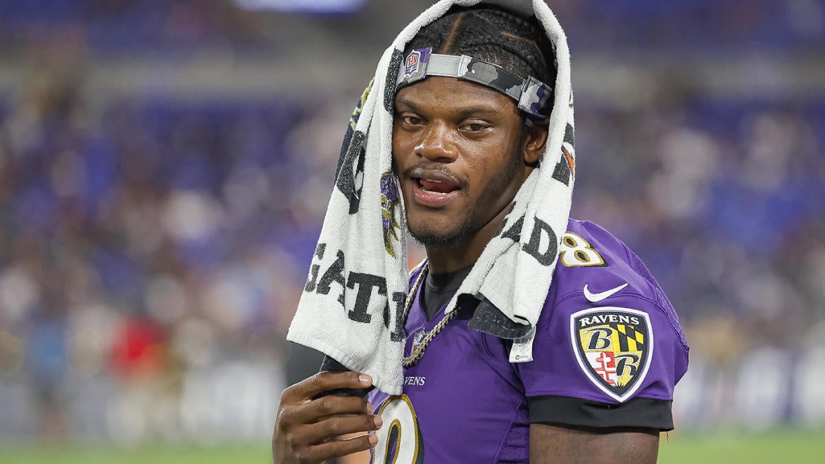 Lamar Jackson has to carry extra jerseys because every player wants one 