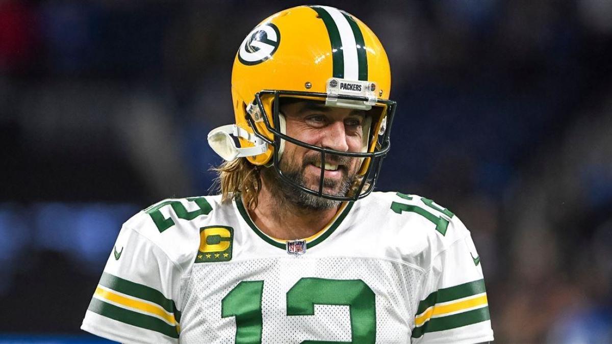 Aaron Rodgers delivers message to Fresno State football team