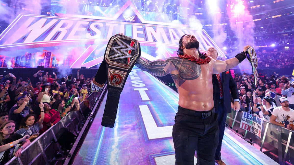 WWE SmackDown results: Live recap, grades as Roman Reigns celebrates two ye...