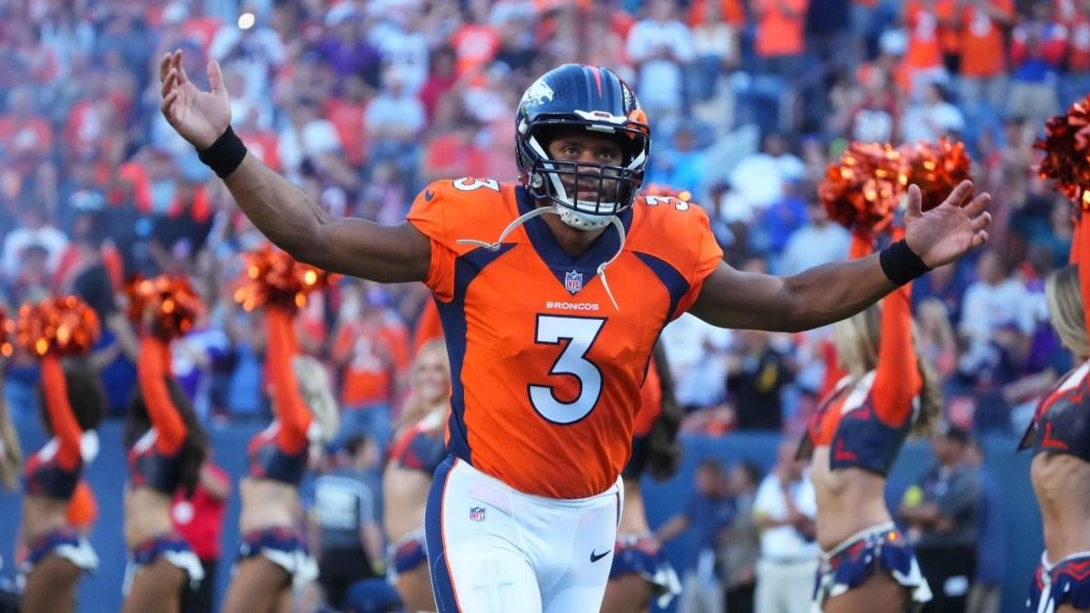 Broncos vs. Seahawks odds picks: Point spread total player props trends live stream for ‘MNF’ in Week 1 – CBS Sports