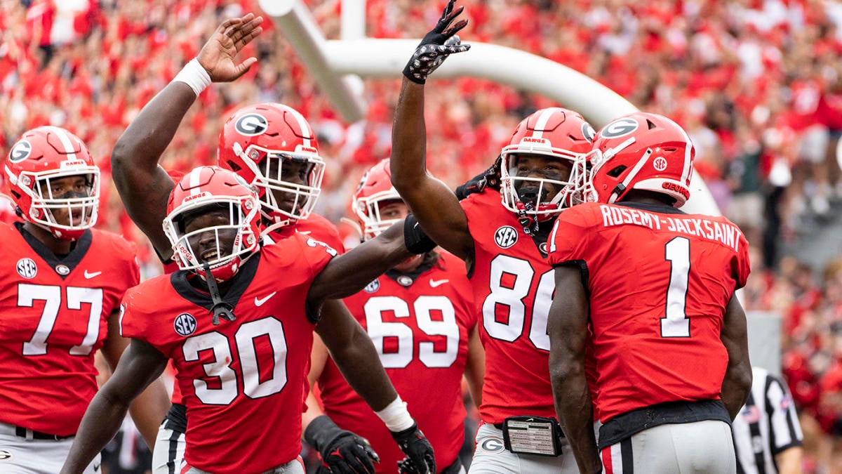 AP Top 25 poll: Georgia jumps Alabama for No. 1 as Kentucky soars in  college football rankings 