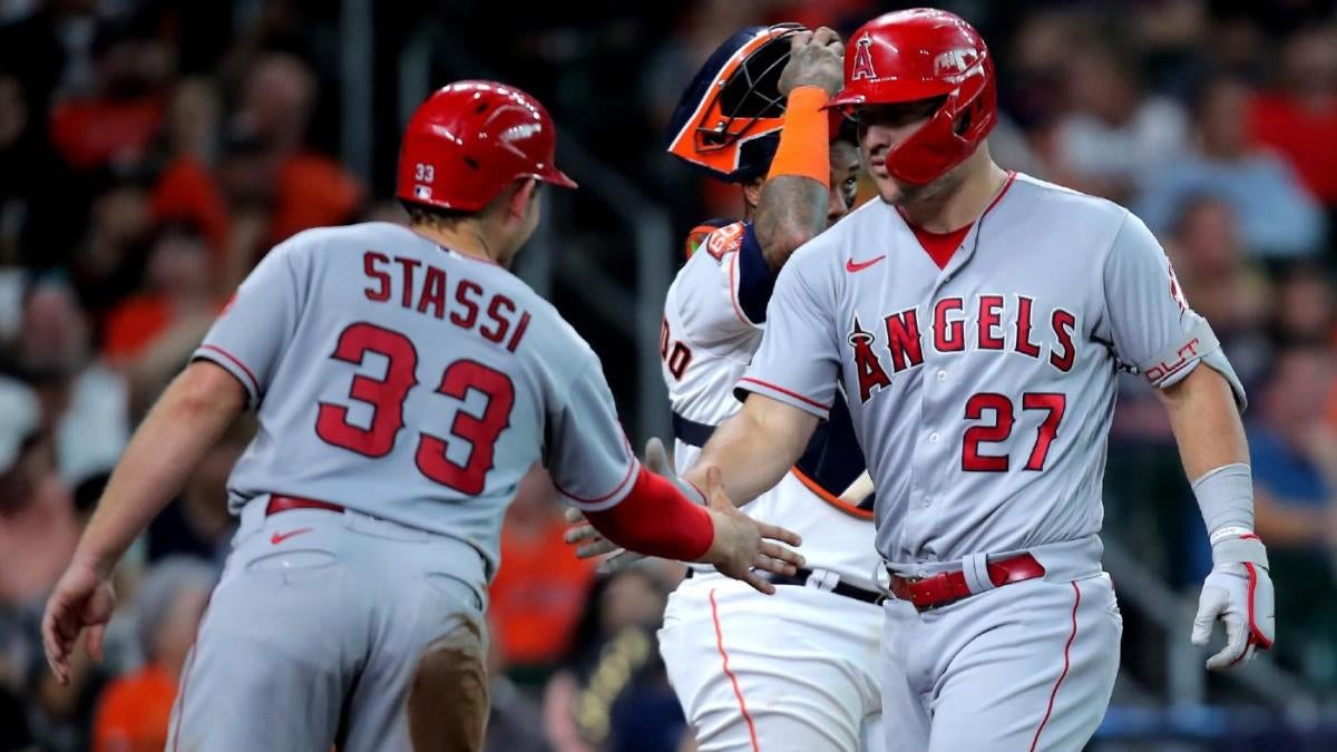Angels' Mike Trout hits home run in first at-bat as a father, calls for  daily COVID-19 testing in MLB 