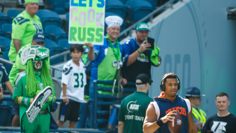 LOOK: Here's How Seahawks Fans Greeted Broncos' Russell Wilson Upon ...