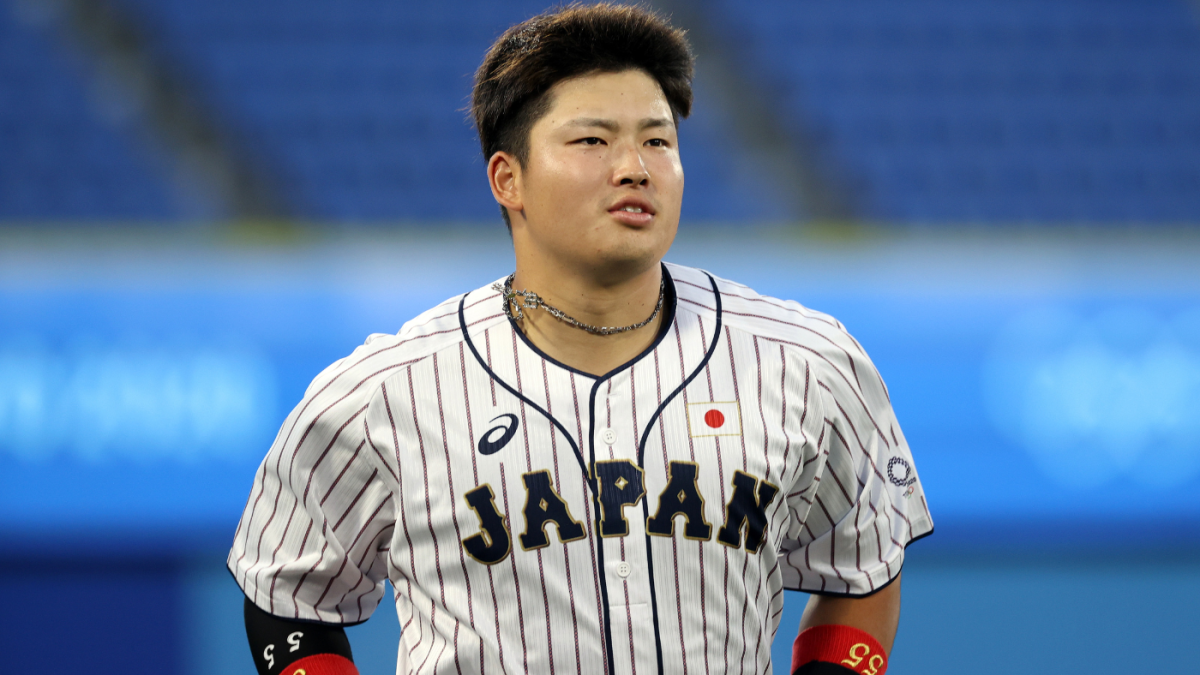 22-year-old slugger breaks home run record for Japanese-born player in last  regular-season game - CBS News