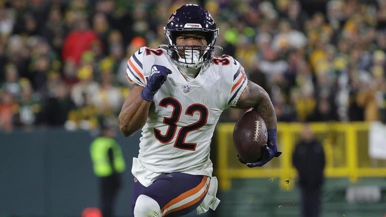 Bears Vs. Packers Odds, Line, Spread: Sunday Night Football Picks ...