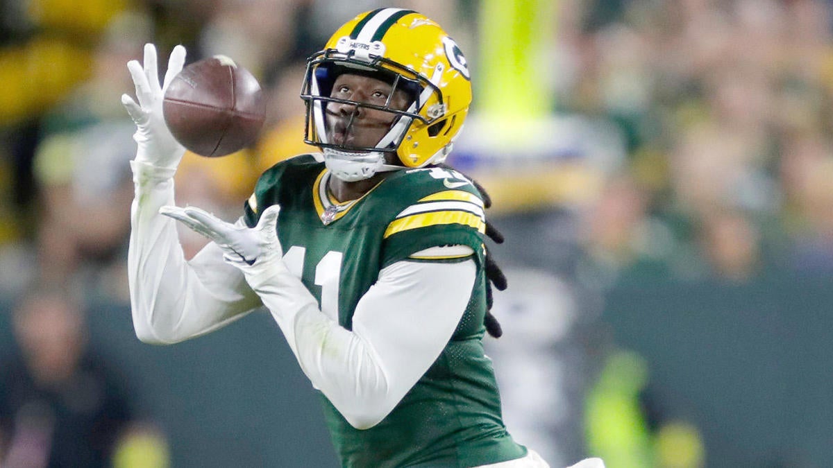 Sammy Watkins of the Green Bay Packers runs with the ball after  Fotografía de noticias - Getty Images