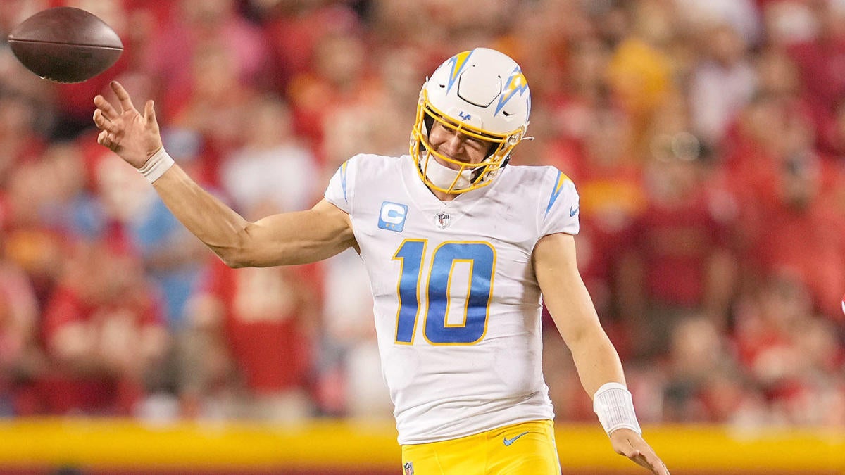 Chargers QB and closer Justin Herbert must decipher Vikings' defense –  Orange County Register