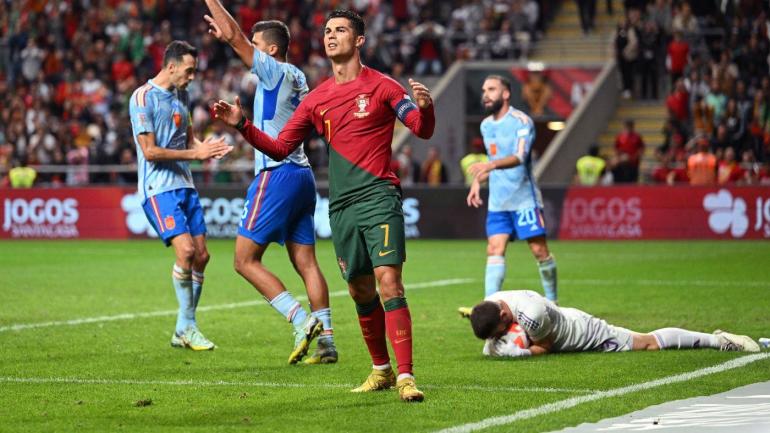 España venció a Portugal para encabezar su grupo de la Liga de las Naciones mientras las luchas de Cristiano Ronaldo continúan antes de la Copa del Mundo.