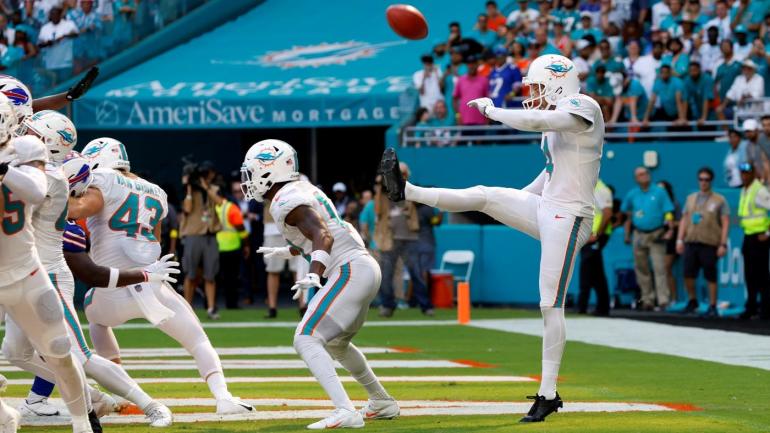Butt Punt Getty Miami Dolphins