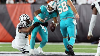 Concussion expert slams Dolphins for playing Tua Tagovailoa on TNF despite  injury vs. Bills