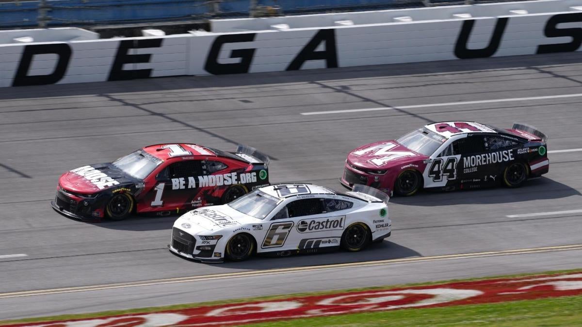 DraftKings NASCAR Picks Today: YellaWood 500