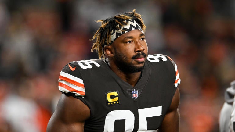 Pittsburgh Steelers v Cleveland Browns