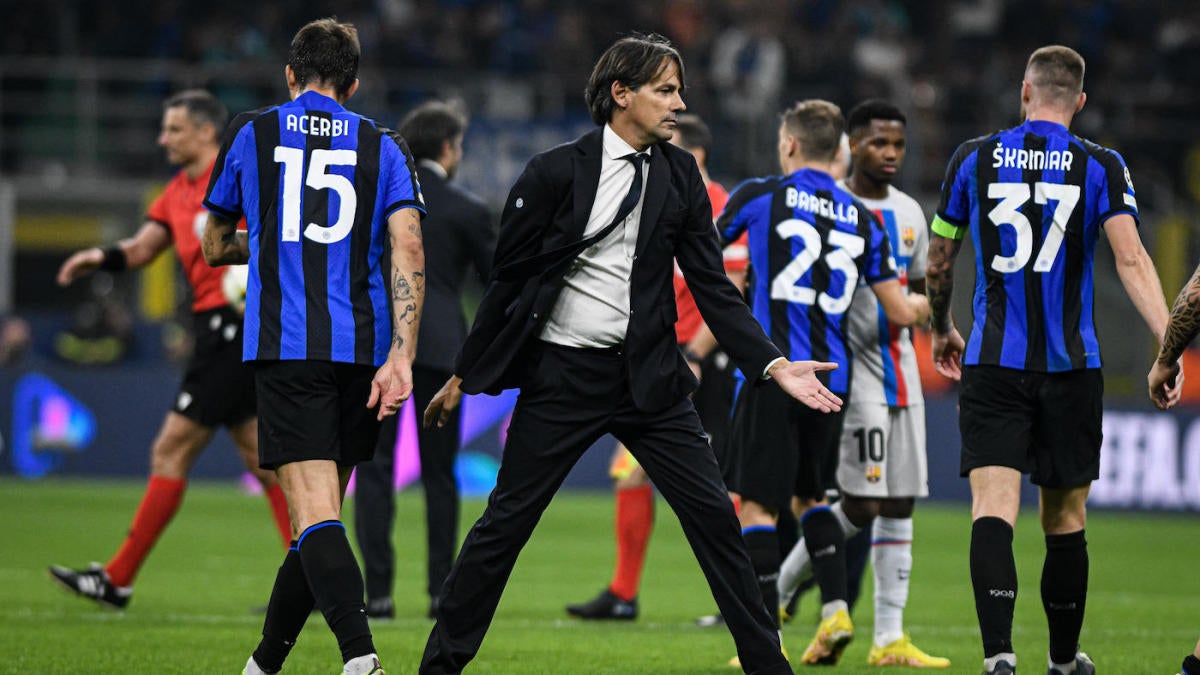 Inter Milan rally around Simone Inzaghi in scrappy win over Barcelona to  stay alive in Champions League play - CBSSports.com