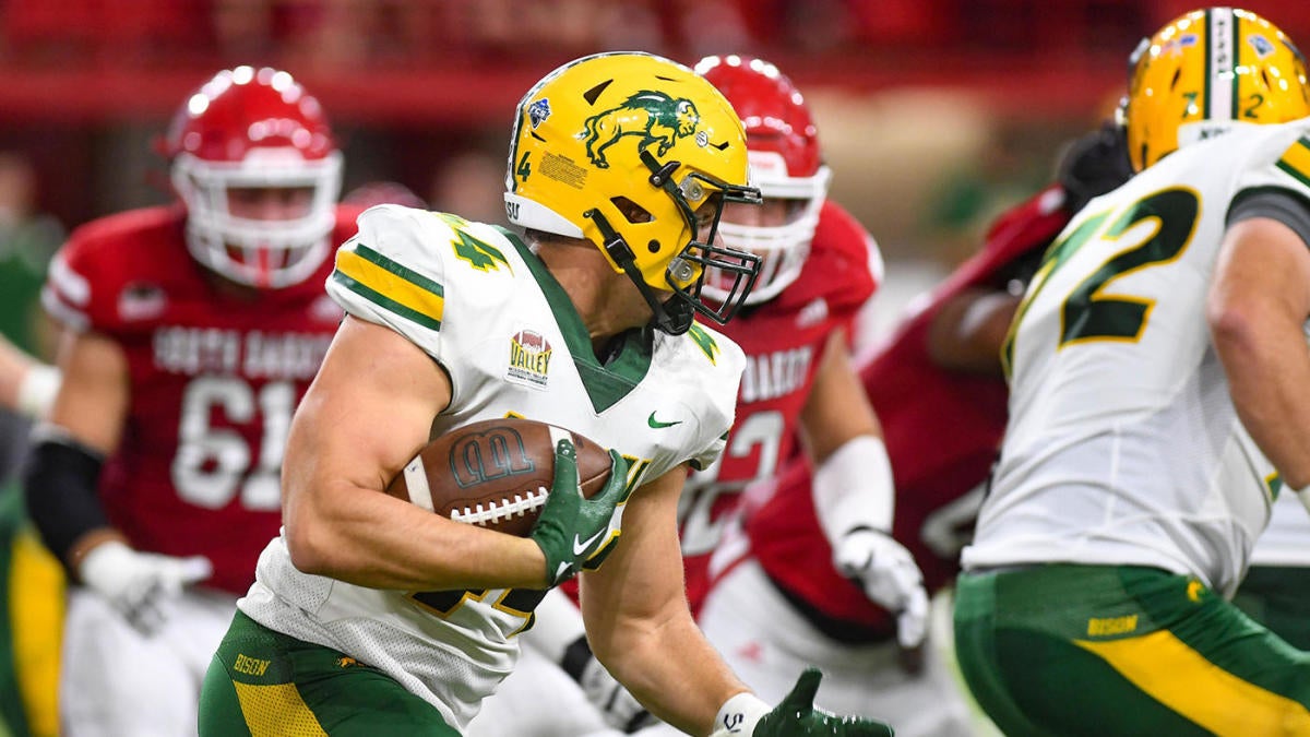 College Football Top 25 North Dakota State Star FB Elevates Bison In 
