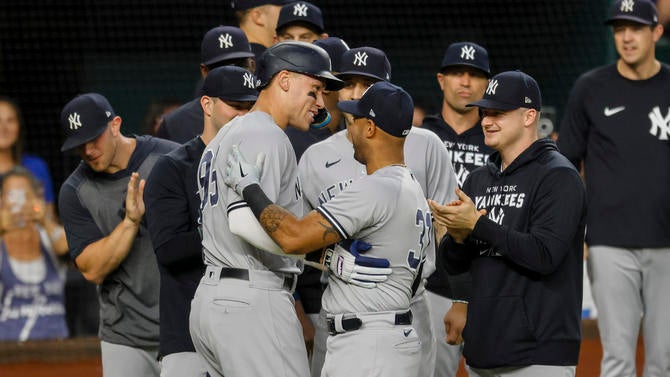 MLB: OCT 04 Yankees at Rangers