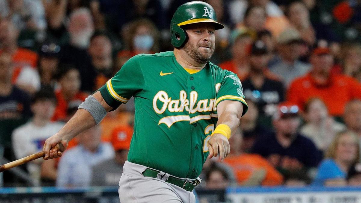 Athletics' Stephen Vogt ends career with kids introducing him, home run in  last AB: 'Can't even make it up