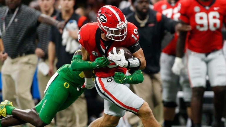 Barrett Sallee of CBS Sports predicts Georgia football's 2022 record