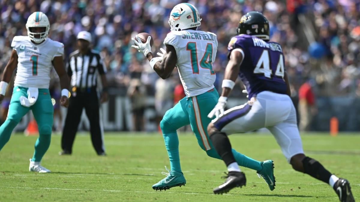 Marlon Humphrey of the Baltimore Ravens defends in coverage