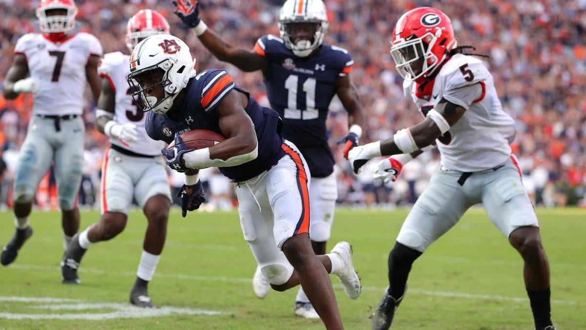 CBS Sports expert gives six-pack of college football picks for