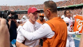 College football games, Week 6: Oklahoma aims to prove it's 'back' like Texas in last Big 12 Red River Rivalry