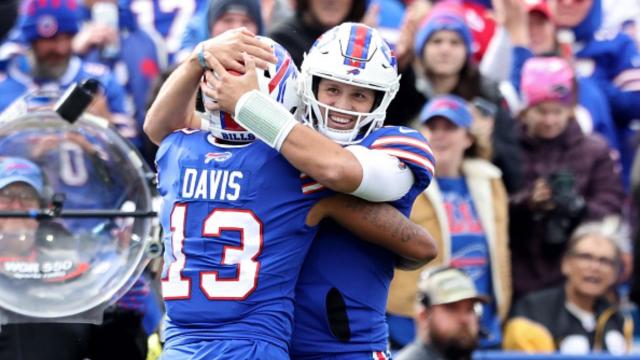 Steelers vs. Bills score, takeaways: Kenny Pickett shines again in