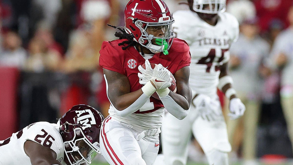 Texas A&M Aggies Fade Late, Lose to No. 11 Alabama Crimson Tide 26-20: Live  Game Log - Sports Illustrated Texas A&M Aggies News, Analysis and More