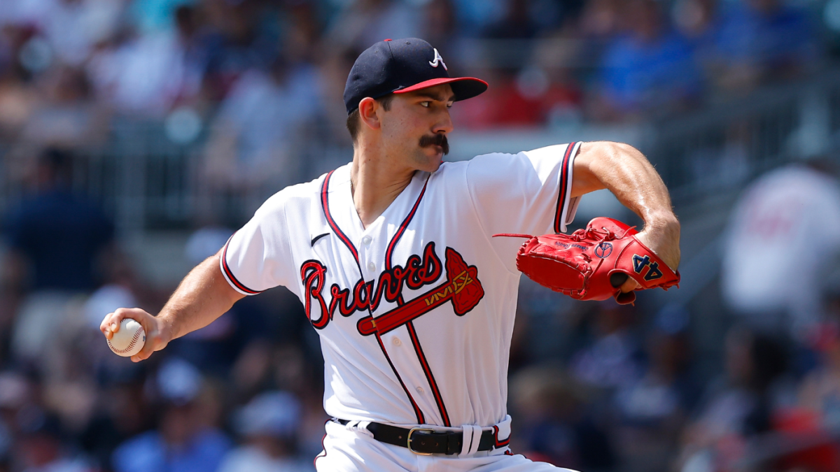 A close up view of Atlanta Braves pitcher Spencer Strider s number 99  Photo d'actualité - Getty Images