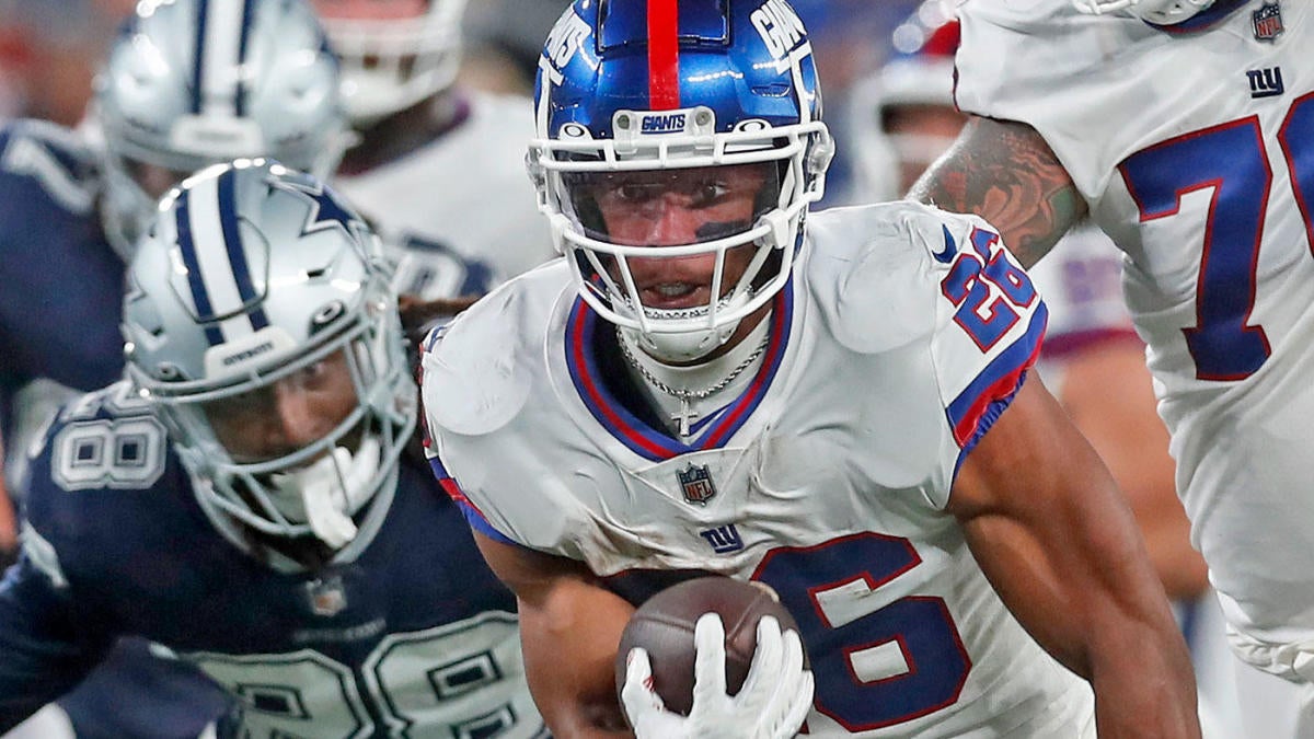 PFF on X: Saquon Barkley 2021 projections: RB4 1,560 total yards