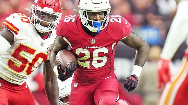 Arizona Cardinals running back Eno Benjamin (26) warms up before