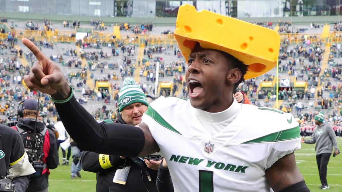 Jets' Sauce Gardner wears cheesehead to celebrate beating Packers, Allen  Lazard not amused - NBC Sports