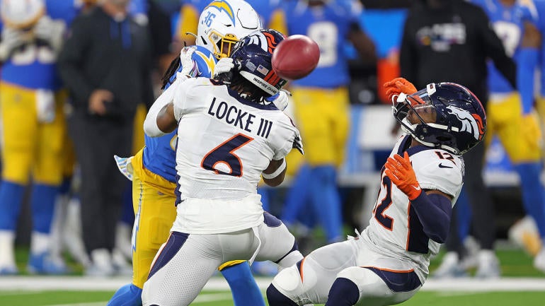 Denver Broncos v Los Angeles Chargers