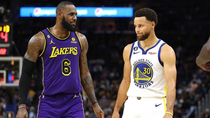 Los Angeles Lakers v Golden State Warriors