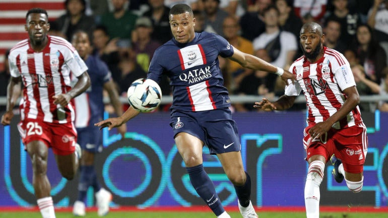 FBL-FRA-LIGUE1-AJACCIO-PSG