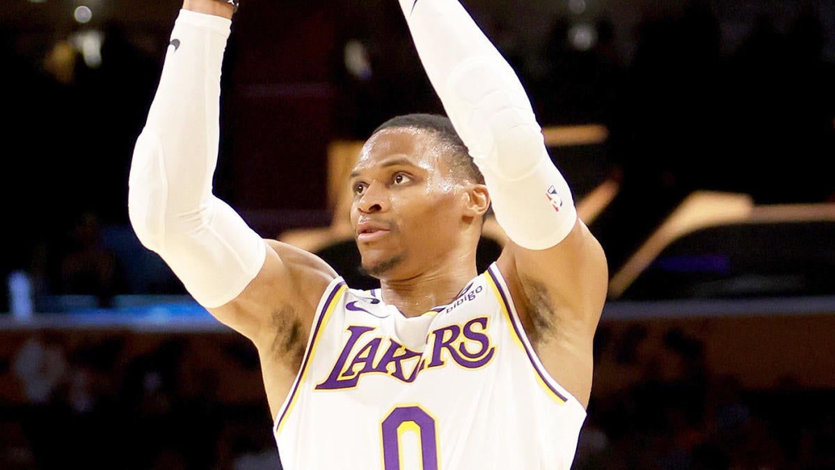 Russell Westbrook can't hit winner in Lakers' loss to Hornets