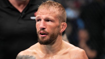 tj-dillashaw-shoulder.png