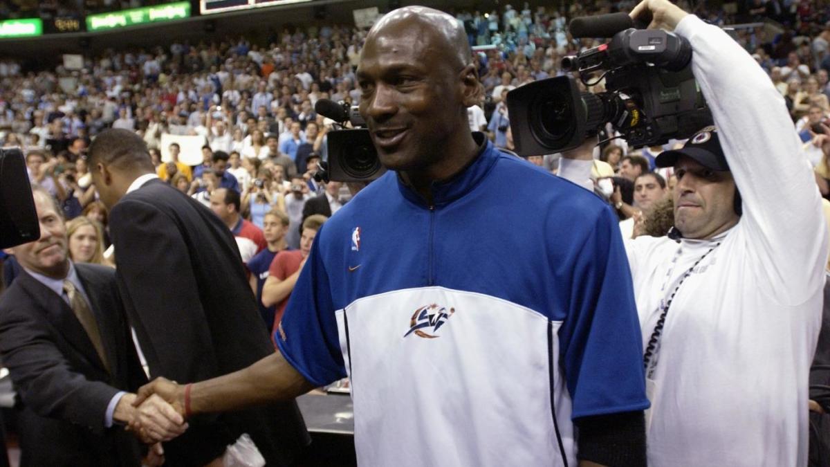 Michael Jordan Wizards shooting shirt from final career game sold