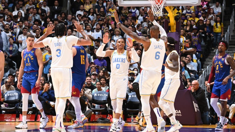 Lakers tidak akan pergi 0-82, meraih kemenangan pertama musim ini melawan Nuggets saat Russell Westbrook bermain baik dari bangku cadangan
