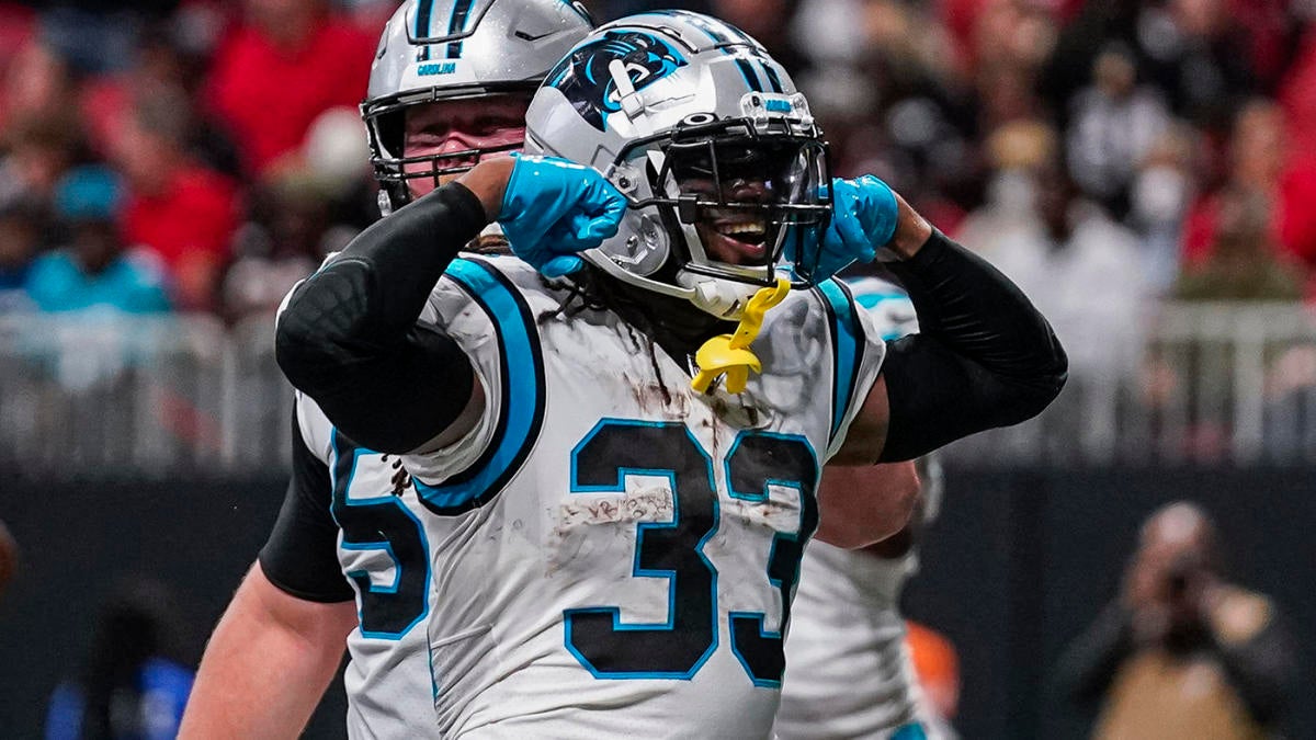 Highlight] Today marks 62 days until the 2023 NFL Season starts! Let's  remember this 62 yard TD catch by DJ Moore to tie the game against the  Falcons last season. Panthers would