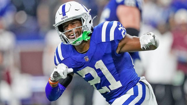 Colts' Nyheim Hines exits Broncos game in first quarter with