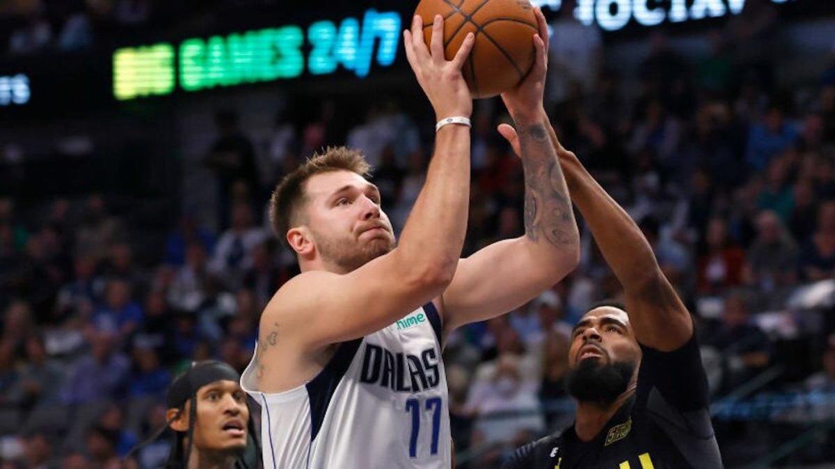 Luka Doncic becomes first player since Wilt Chamberlain to score 30 or ...
