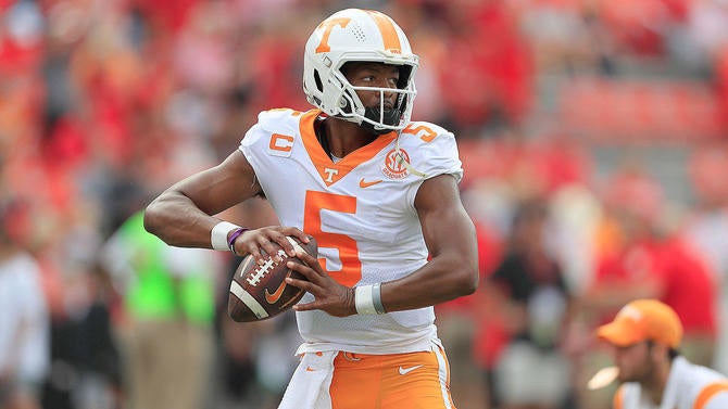 gettyimages-1244522469-hendon-hooker-vols-qb-pregame-2022-1400.jpg
