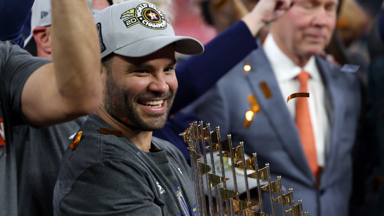 jose-altuve-trophy-getty.png