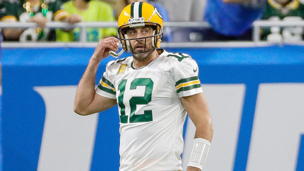 Aaron Rodgers throws four TD passes as Packers dominate second half to beat  Lions - The Boston Globe