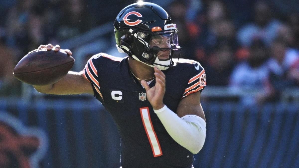 NFL Week 10 picks, odds, best bets: Bears, Justin Fields tame Lions; Dolphins cover vs. Browns