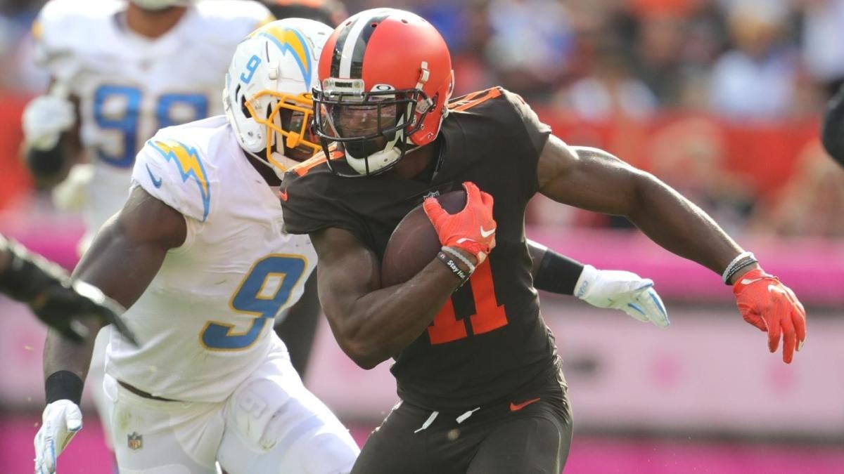 Fantasy Football Week 11 Wide Receiver Preview: Waiver wire adds projections DFS plays and more – CBS Sports